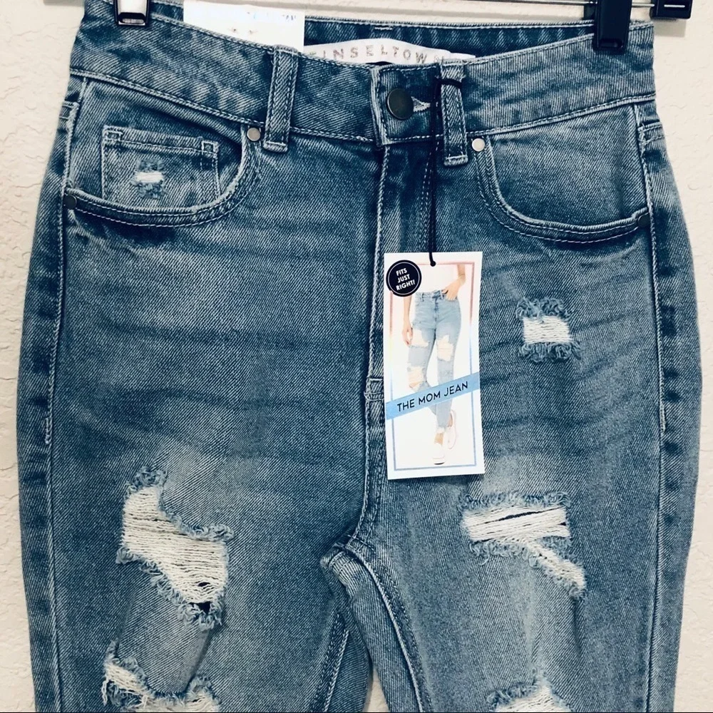 NWT Tinseltown Distressed High Rise The Mom Skinny Jeans Size 25